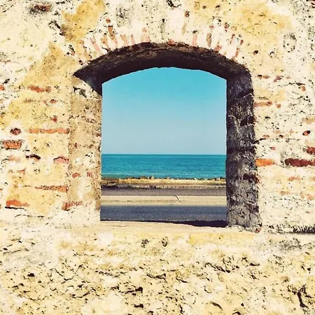 La Iglesia Centro Historico * Cartagena